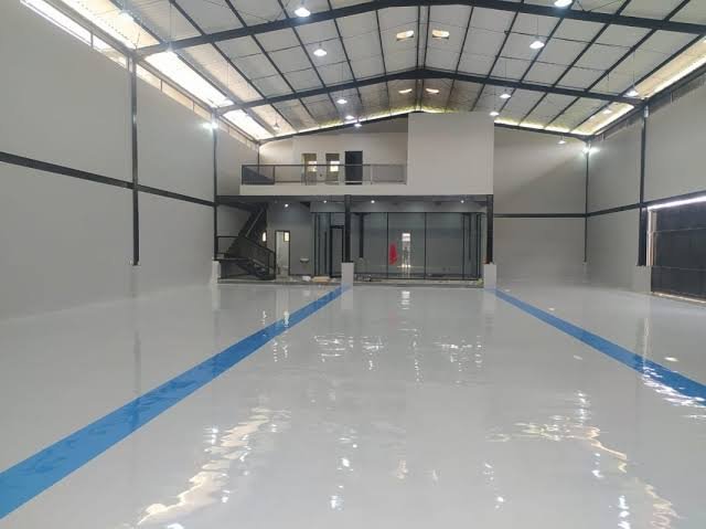 Berapa Perkiraan Biaya Jasa Pengecatan Epoxy Lantai Per Meter Persegi